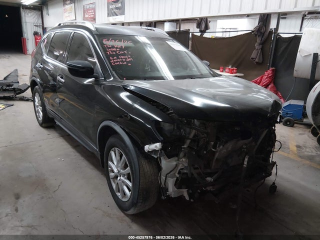 Salvage Nissan Rogue Image