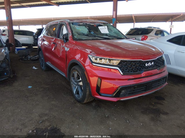 Salvage Kia Sorento Image