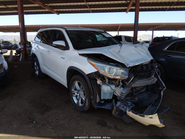 Salvage Toyota Highlander Image
