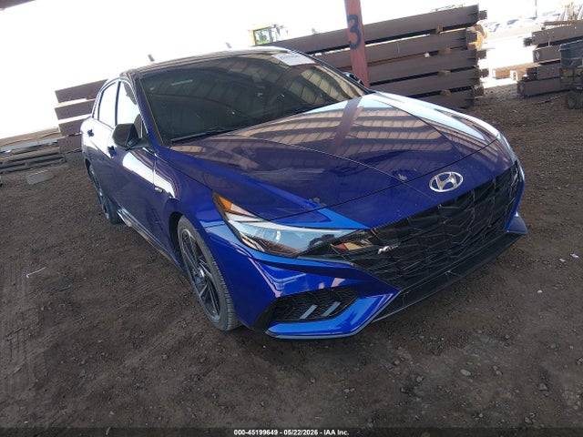 Salvage Hyundai ELANTRA Image