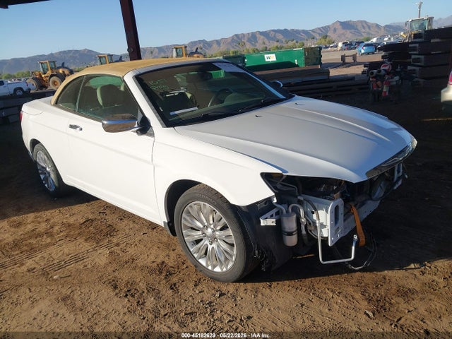 Salvage Chrysler 200 Image