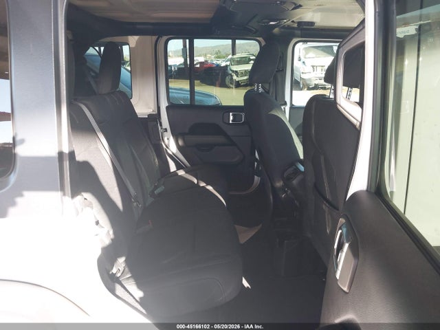 Jeep Wrangler Sahara 4x4