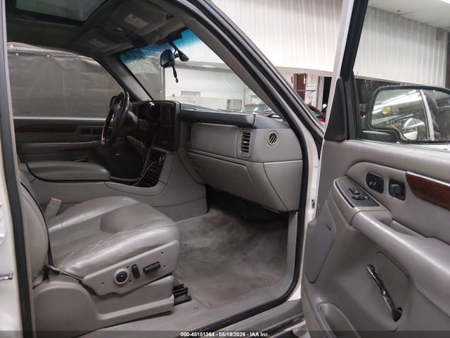 Cadillac Escalade Standard