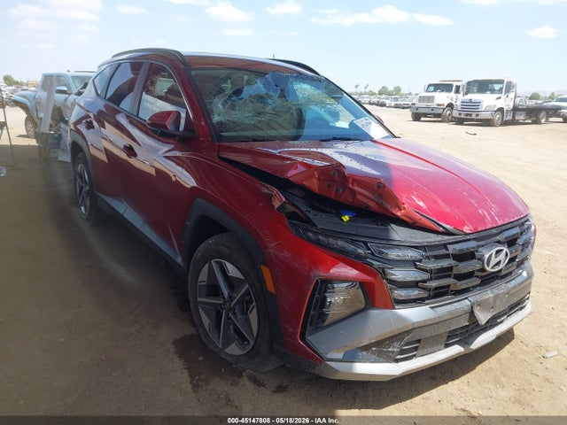 Salvage Hyundai TUCSON Image
