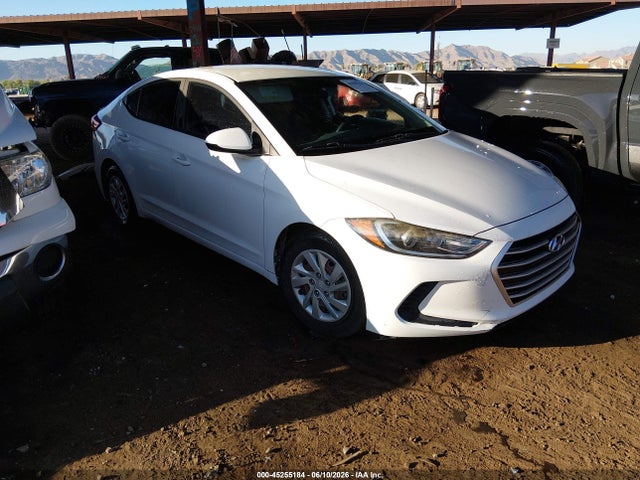 Salvage Hyundai ELANTRA Image