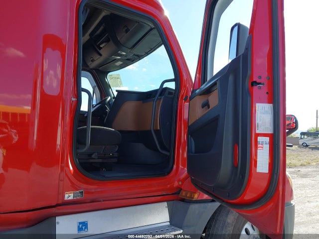 Freightliner New Cascadia 126