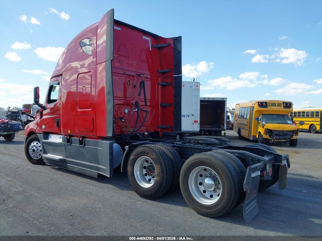 Freightliner New Cascadia 126