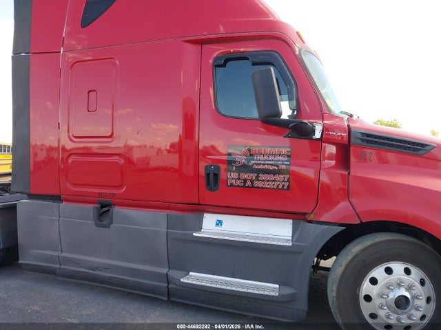 Freightliner New Cascadia 126