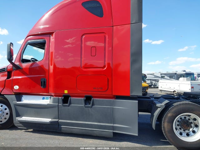 Freightliner New Cascadia 126