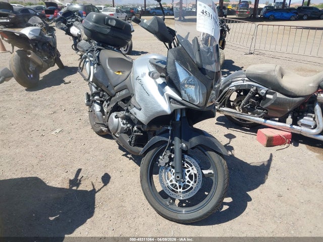 Salvage Suzuki Dl1000 Image