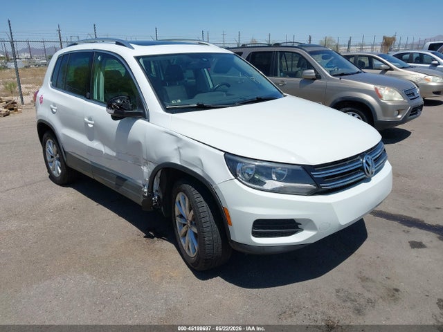 Salvage Volkswagen Tiguan Image