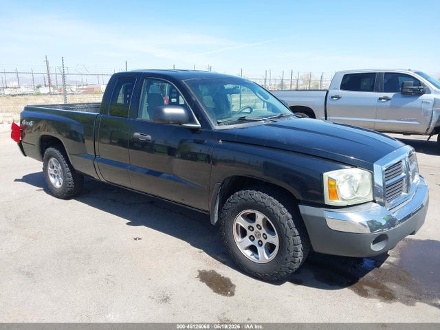 Salvage Dodge Dakota Image