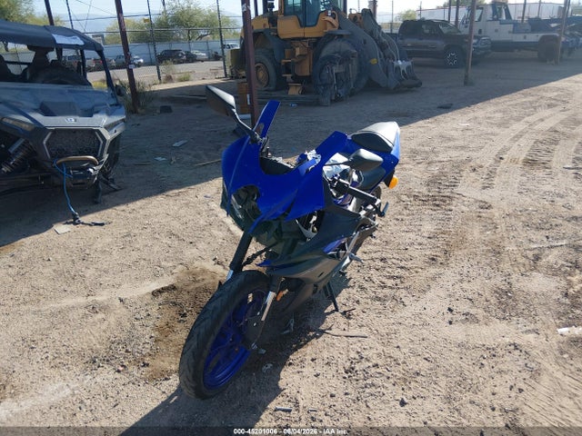 Salvage Yamaha Yzfr3 Image