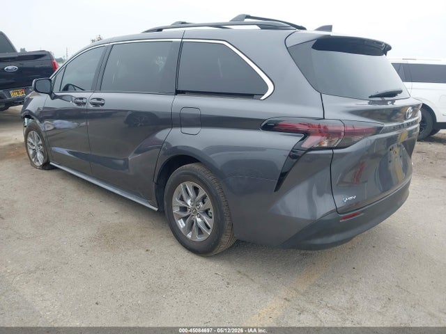 Toyota Sienna Le