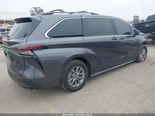 Toyota Sienna Le