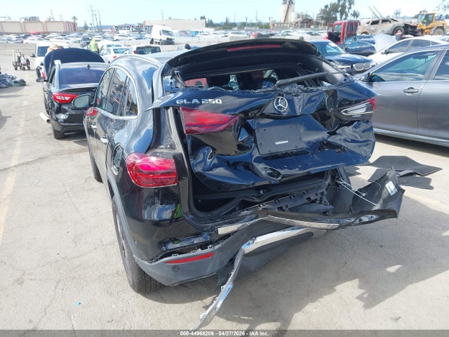 Mercedes-Benz GLA 4matic
