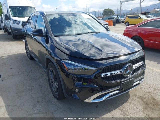 Salvage Mercedes-Benz GLA Image