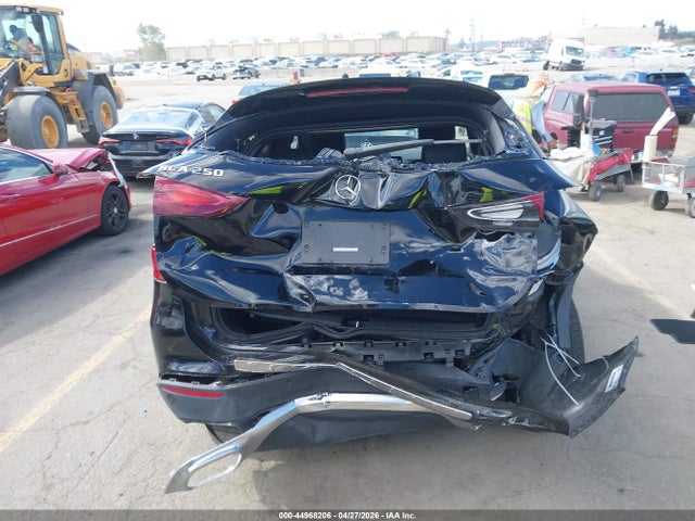 Mercedes-Benz GLA 4matic
