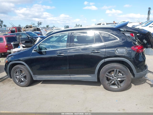 Mercedes-Benz GLA 4matic