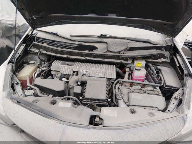 Toyota Prius v Two