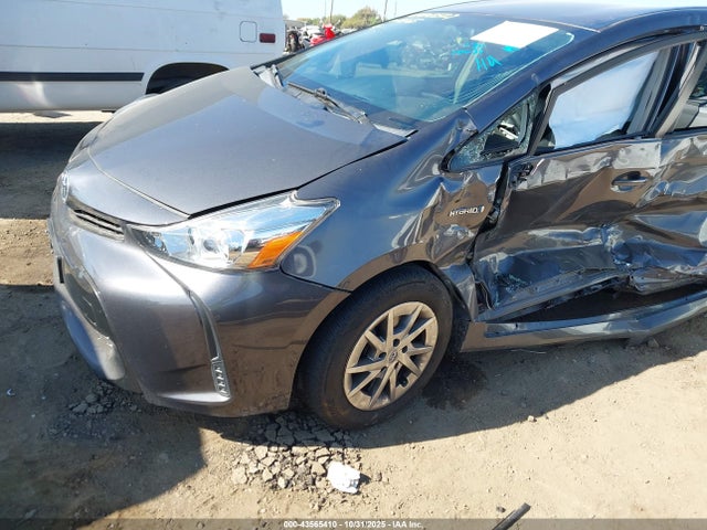 Toyota Prius v Two