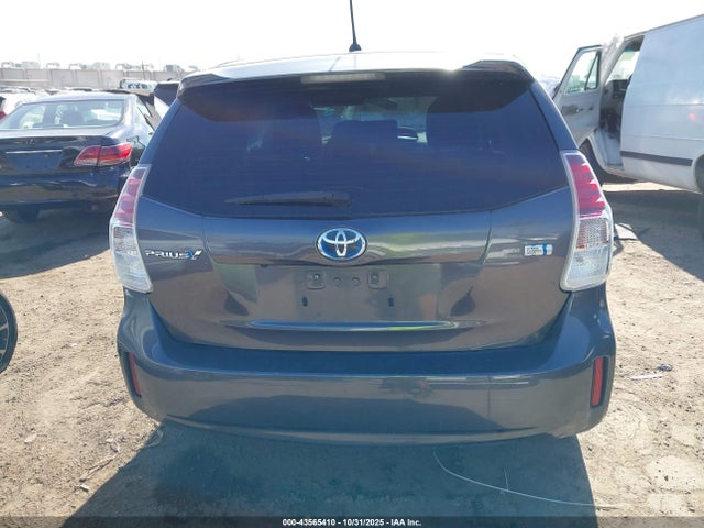 Toyota Prius v Two