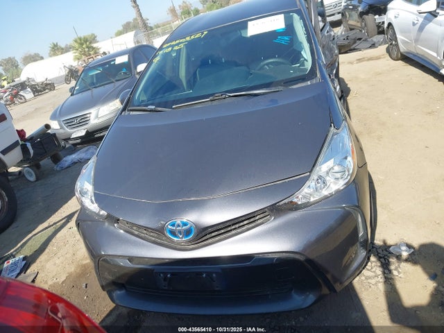 Toyota Prius v Two
