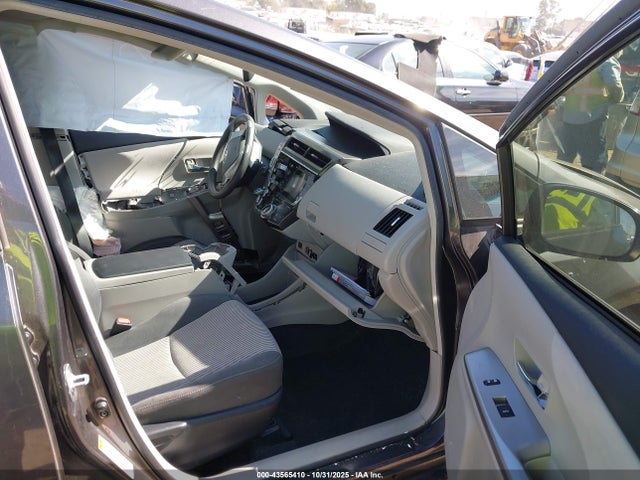 Toyota Prius v Two