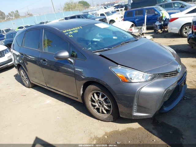 Salvage Toyota Prius v Image