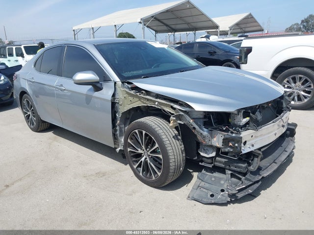 Salvage Toyota Camry Image