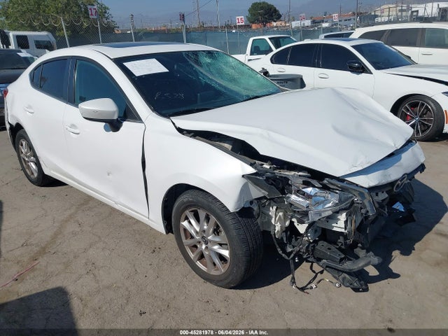 Salvage Mazda Mazda3 Image