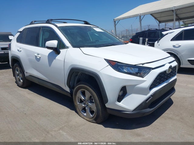 Salvage Toyota RAV4 Image