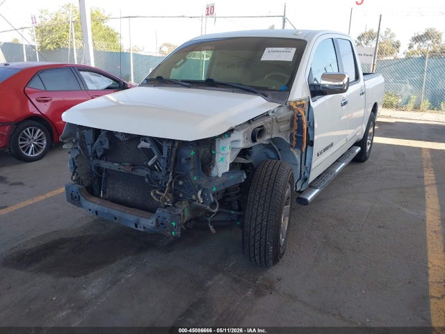 Nissan Titan Sv