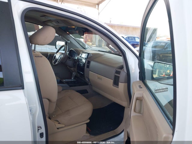 Nissan Titan Sv