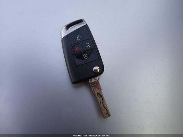 Volkswagen Golf 2.0t S 4-door
