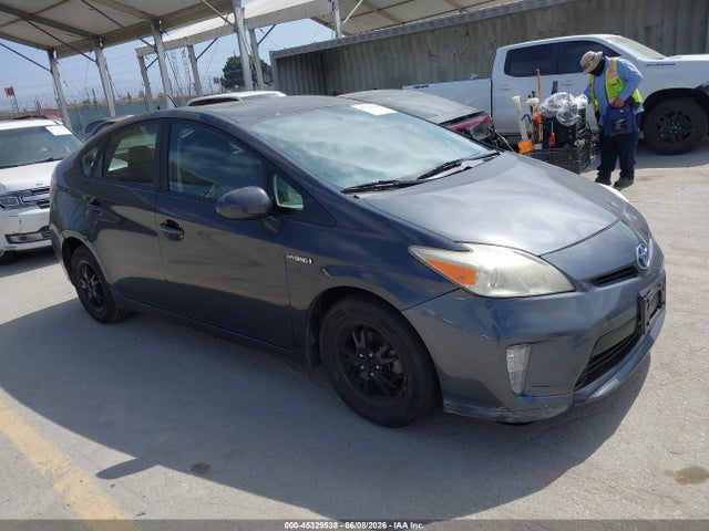 Salvage Toyota Prius Image