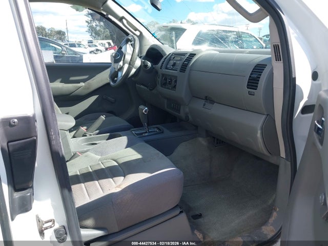 Nissan Frontier S