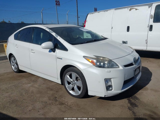 Salvage Toyota Prius Image