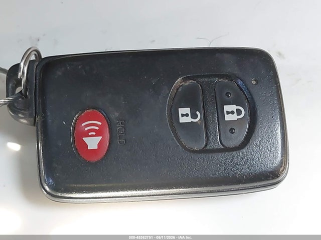 Toyota Prius v Three