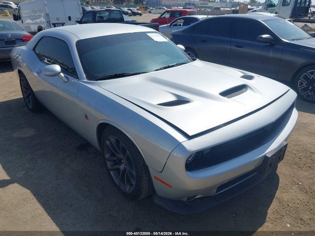 Salvage Dodge Challenger Image