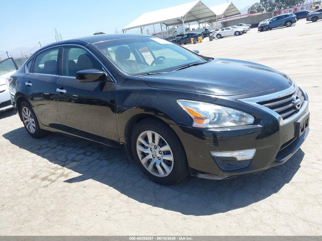 Salvage Nissan Altima Image