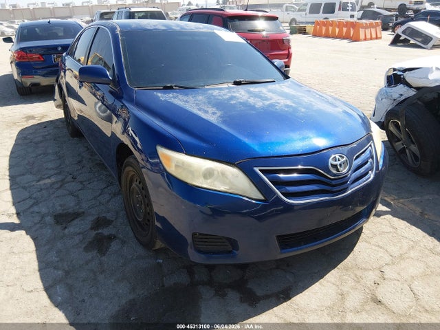 Salvage Toyota Camry Image