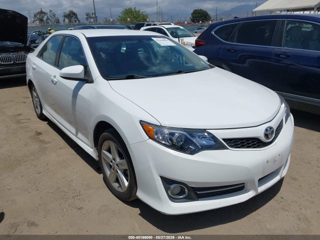 Salvage Toyota Camry Image