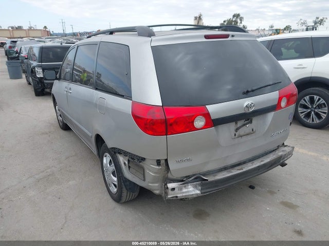 Toyota Sienna Ce