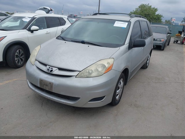 Toyota Sienna Ce