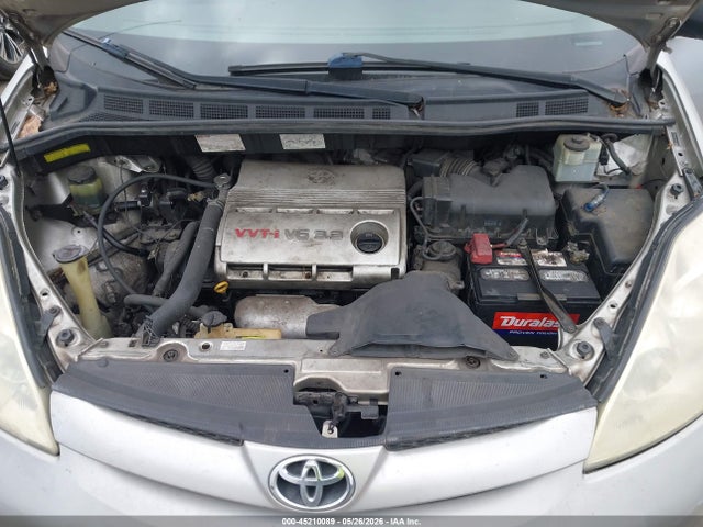 Toyota Sienna Ce