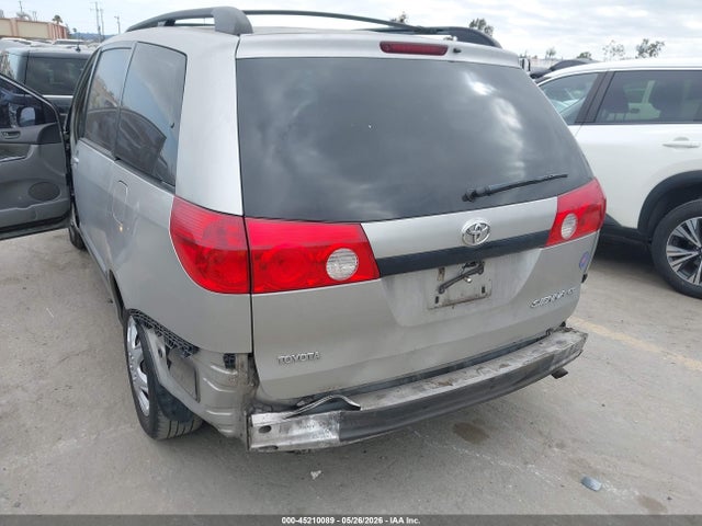 Toyota Sienna Ce