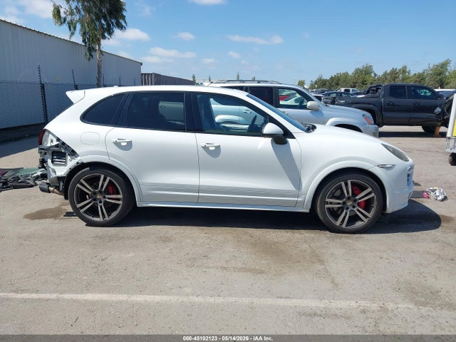 Porsche Cayenne Gts