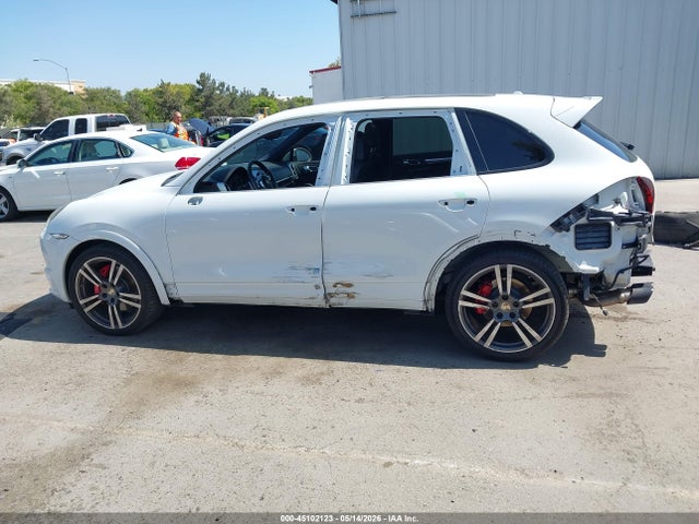 Porsche Cayenne Gts