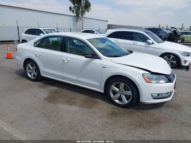 Salvage Volkswagen Passat Image